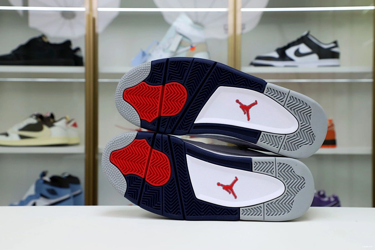 JORDAN 4 RETRO NAVY